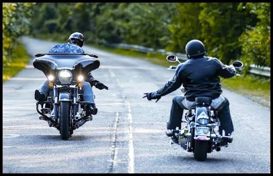 Hvorfor hilser motorsyklister på hverandre? ✌️🏍️